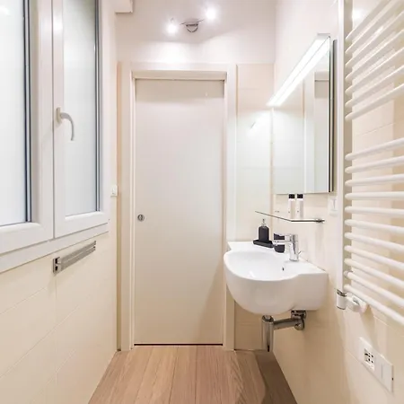 Ottobarratre - Nel Cuore * Bolonia